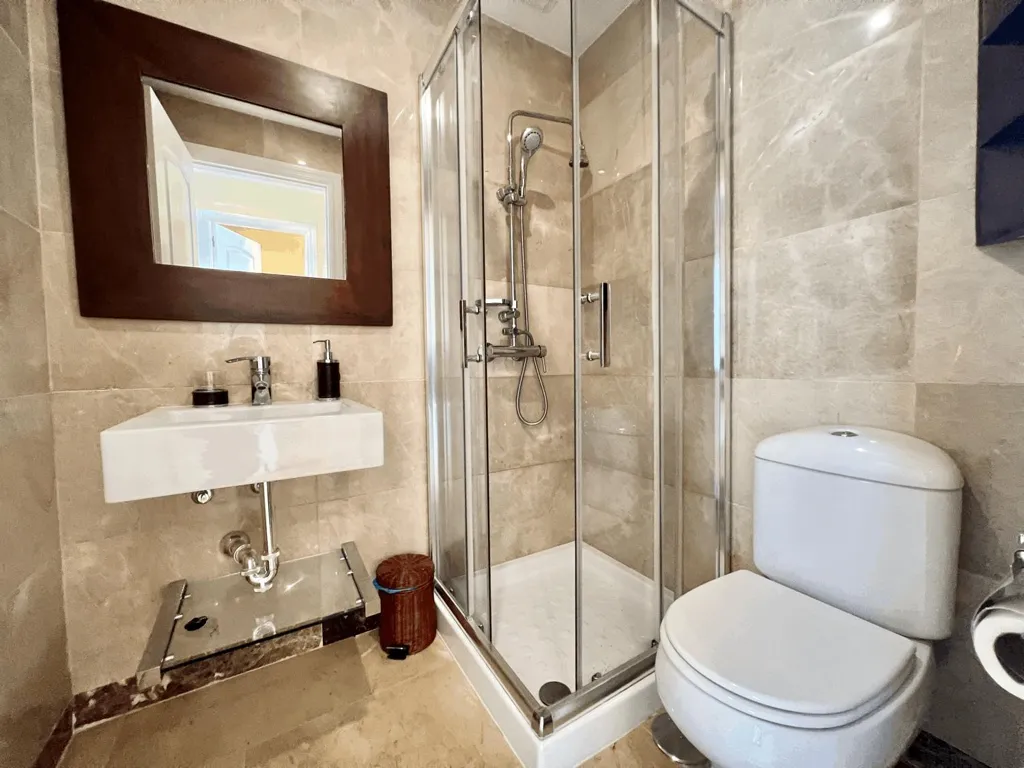 Salles de bain - Penthouse with Sea Views in La Alcaidesa
