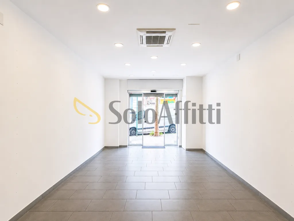 2-toaline ärihoone asukohas Napoli