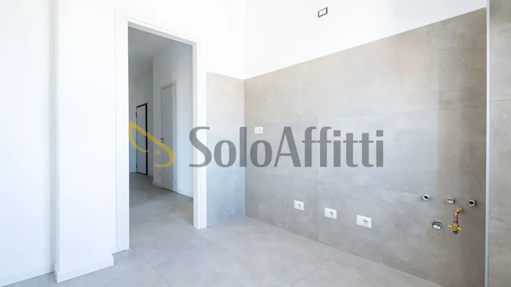 Esik - Modernised 2-Bed Flat with Balcony in Lainate