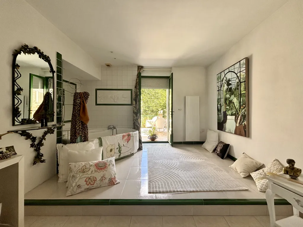 Bedrooms - Terraced Flat with Garden View in APT