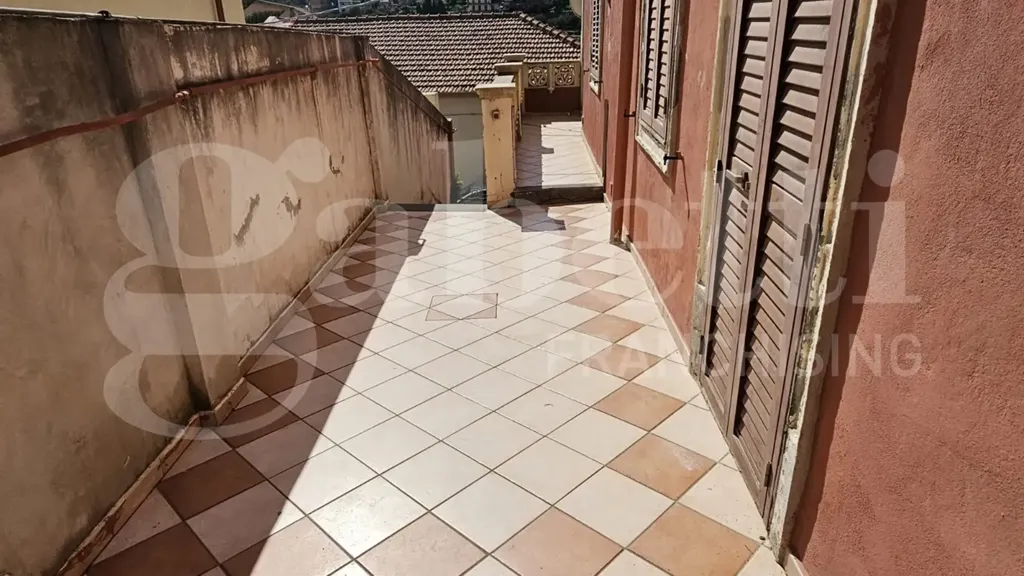 Terrass - Twin-Storey Apartment with Terrace in Messina