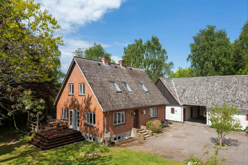 Exterior - Villa with Extensive Grounds in Tessebølle