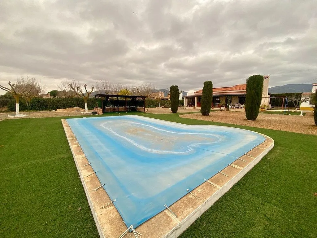 Bassein - Chalet with Pool in Villarrubia