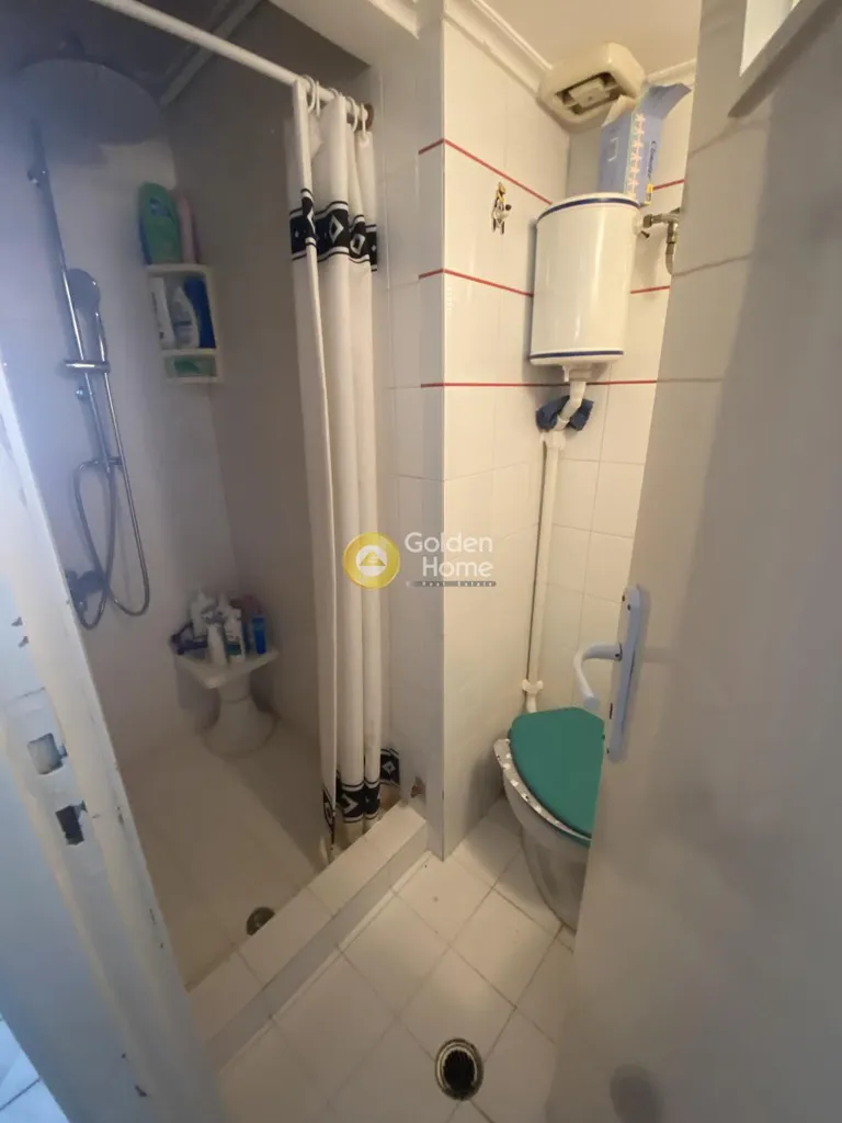 Bathrooms - Apartment with Panoramic View in Neos Kosmos Centre