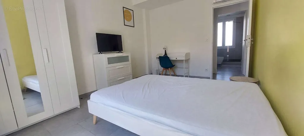 Chambres - Appartement en Colocation avec Balcon au Centre de Toulon