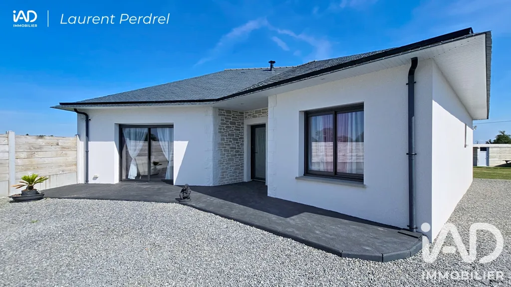 Esterno - Contemporary House with Pool in Allaire