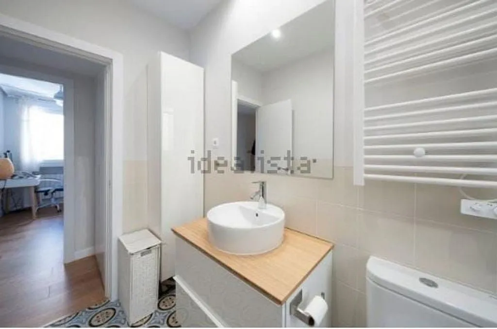 Salles de bain - Modernised Flat with Patio View in Modesto Lafuente