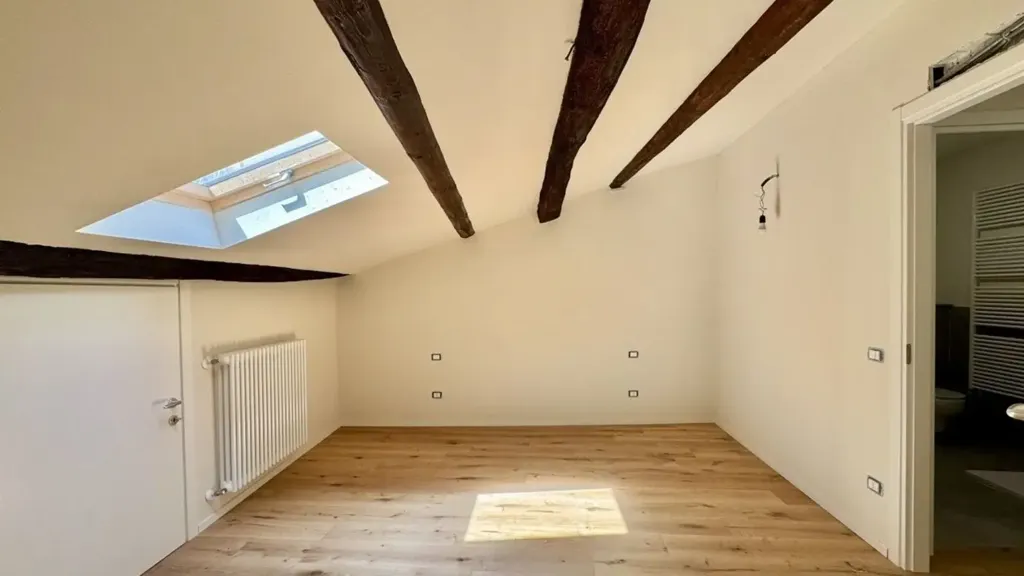 Pièces - Terraced House with Independent Access in Lucca