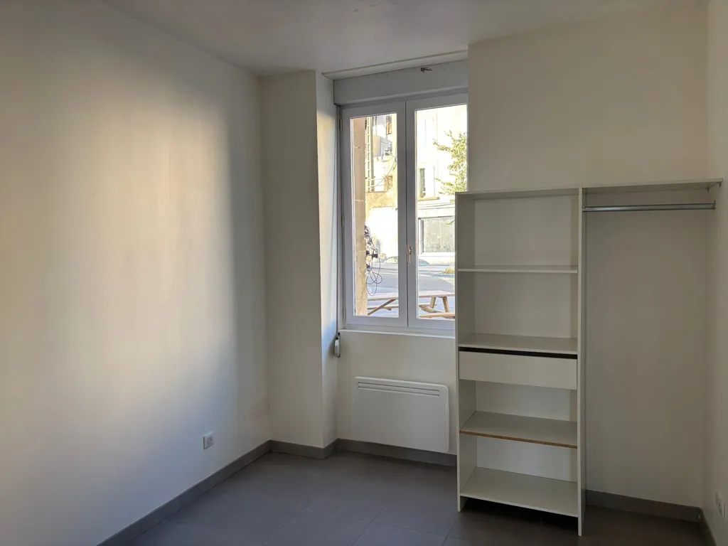 Toad - City Centre Flat with Open Plan Kitchen in Puylaurens