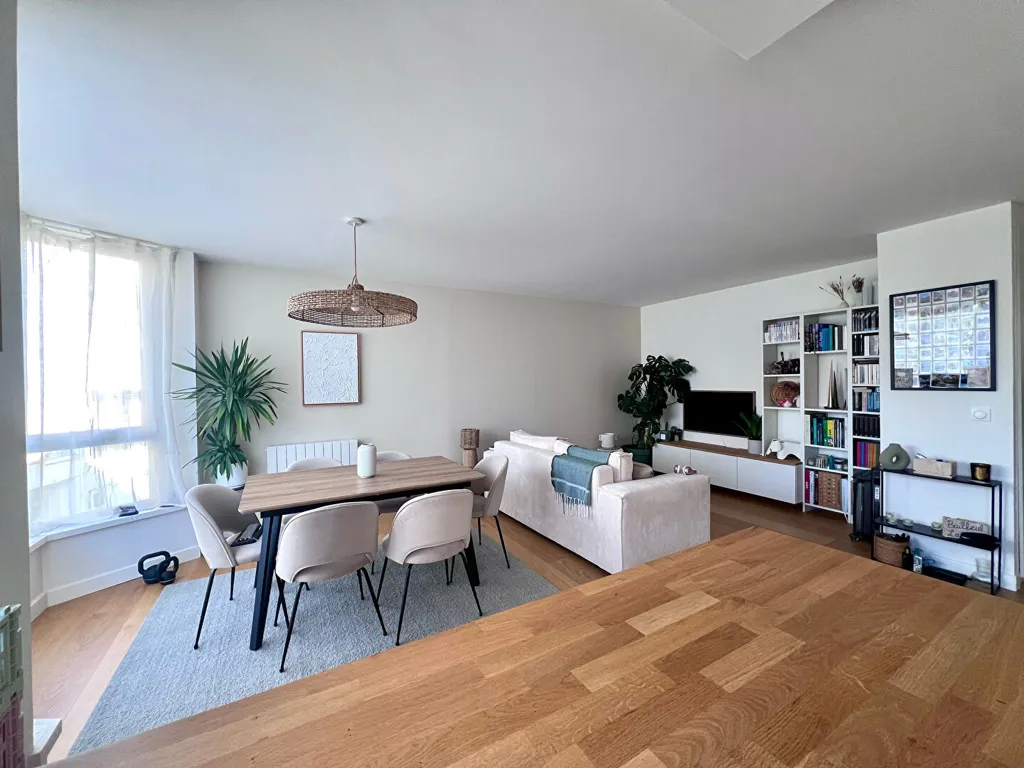 Elutuba - Refurbished Flat with Balcony in Suresnes
