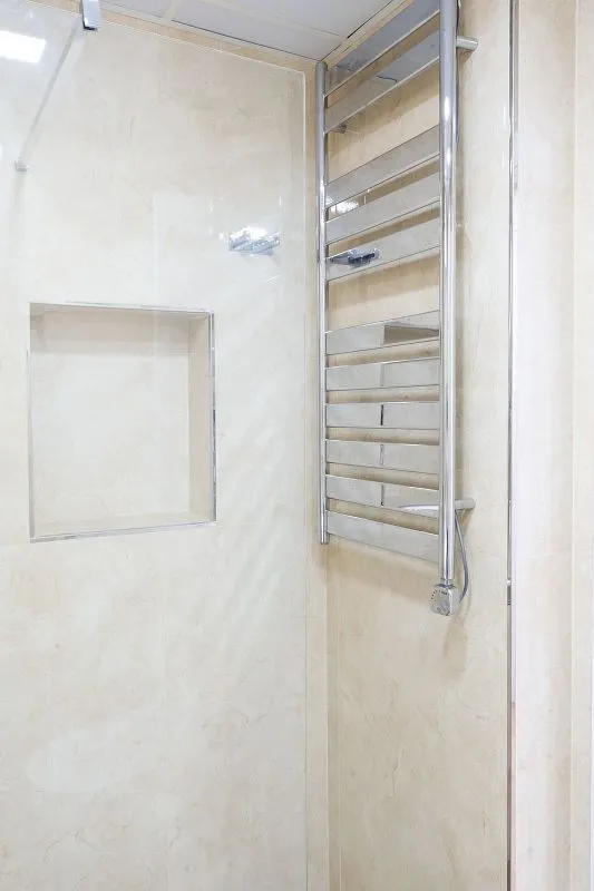 Salles de bain - Fully Renovated Flat with Balcony in Trafalgar