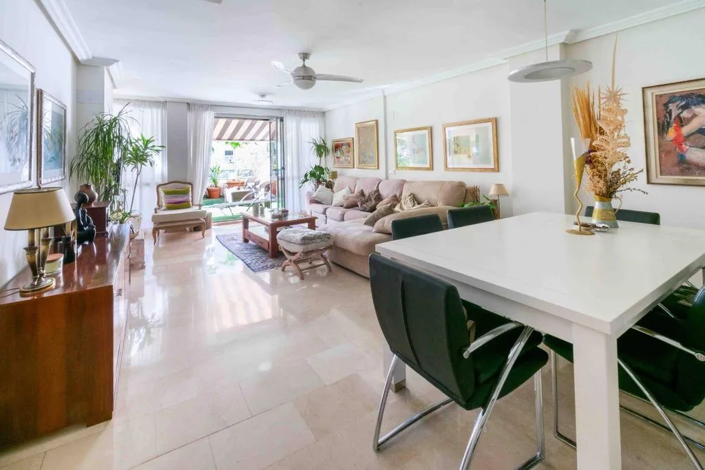 Söögituba - Luxury Apartment with Pool in l'Alfàs del Pi