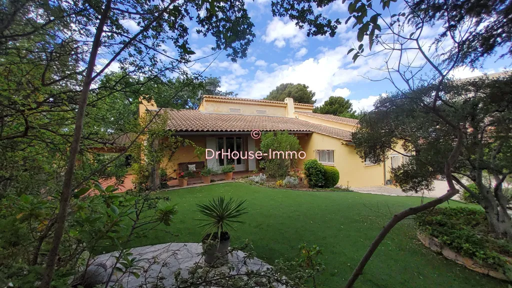 Jardin - Propriété Provençale avec Piscine à Aubagne