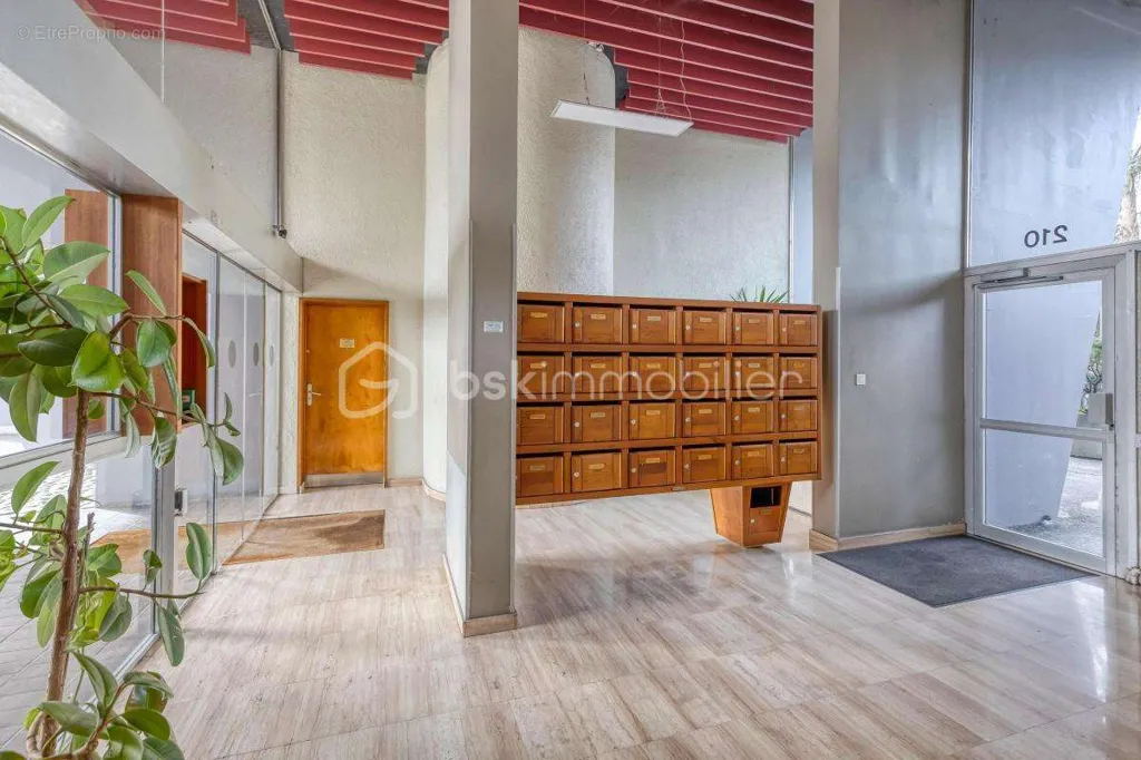Entrée - Appartement T3 avec Balcon à Grenoble
