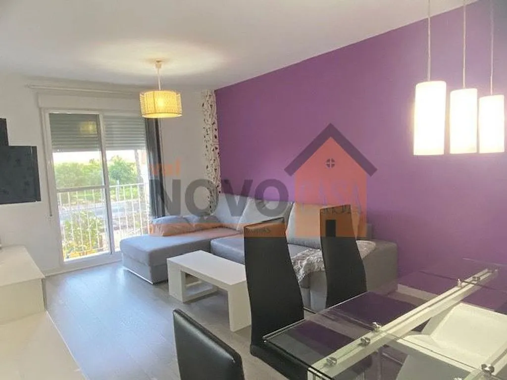Salle à manger - 3-Bed Apartment with Garage in Benipeixcar