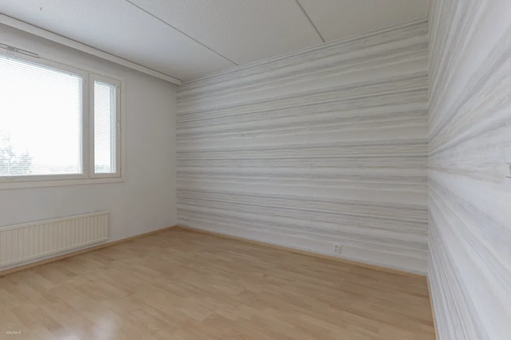 Pièces - Spacious Apartment with West-Facing Balcony in Tampere