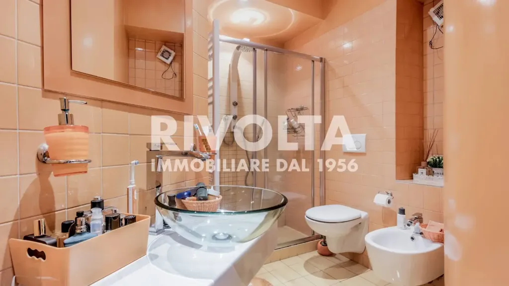 Salles de bain - Terraced Villa with Panoramic Terrace in Guidonia Montecelio