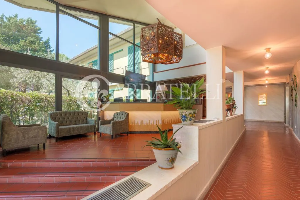 Esik - Luxury Hotel with Private Park in Chianti