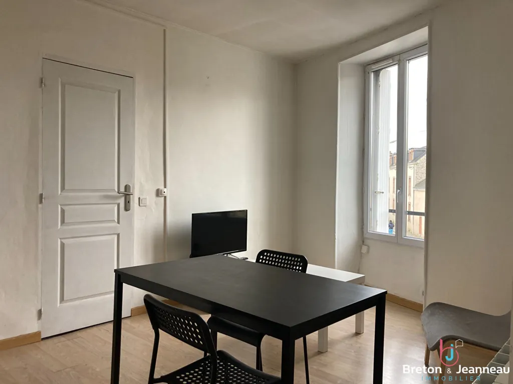 Söögituba - 2-Bed Apartment in Avesnières, Laval