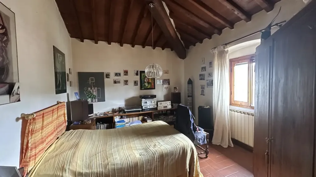 Chambres - 5-Room Apartment in Pontassieve Centre