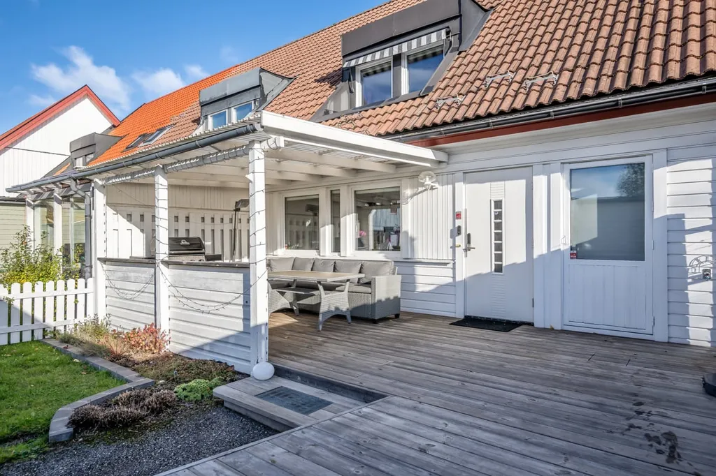 Extérieur - Modern Terraced House with Garden in Järnåldersringen