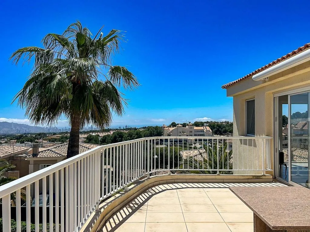 Rõdu - Luxury Detached House with Pool in La Nucia