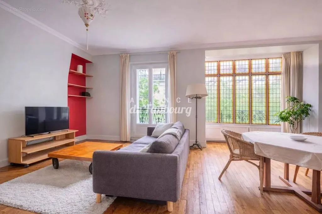 Séjour - Appartement Traversant Rue et Cour à Paris 13ème