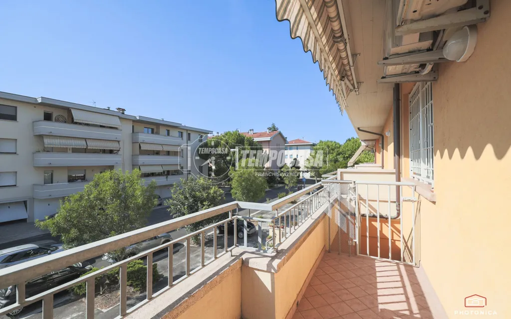Rõdu - Terraced Villa with Two Apartments in Cattolica