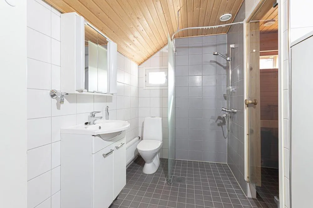 Salles de bain - Duplex Apartment with Balcony in Porvoo Huhtis