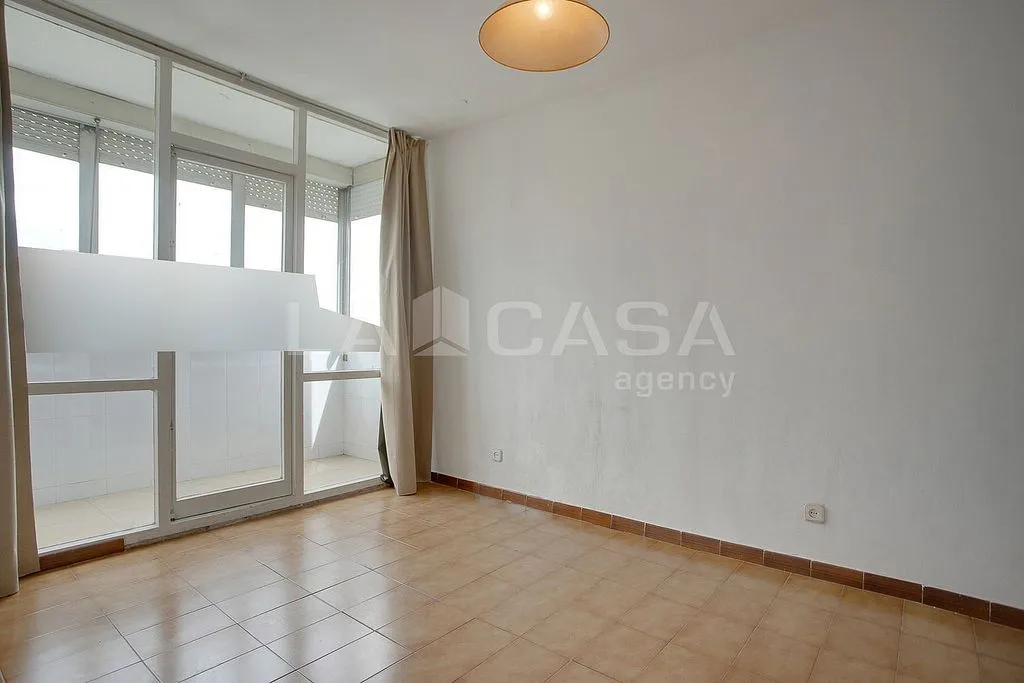 Apartment with Balconies in Bellvitge