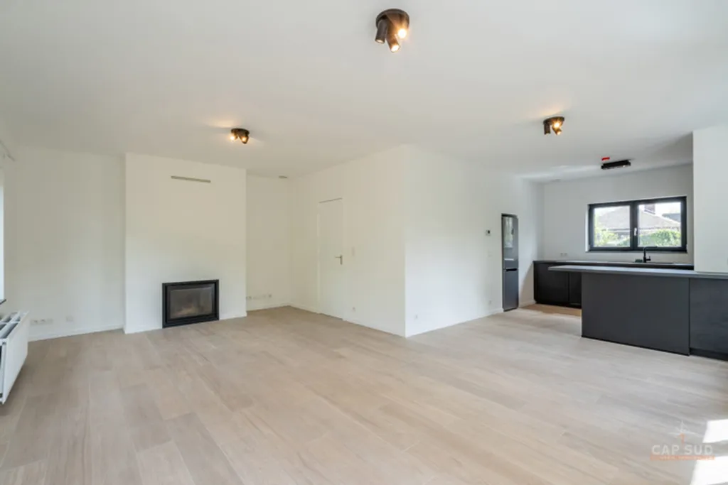 Living Room - Bright House with South Terrace in Waterloo