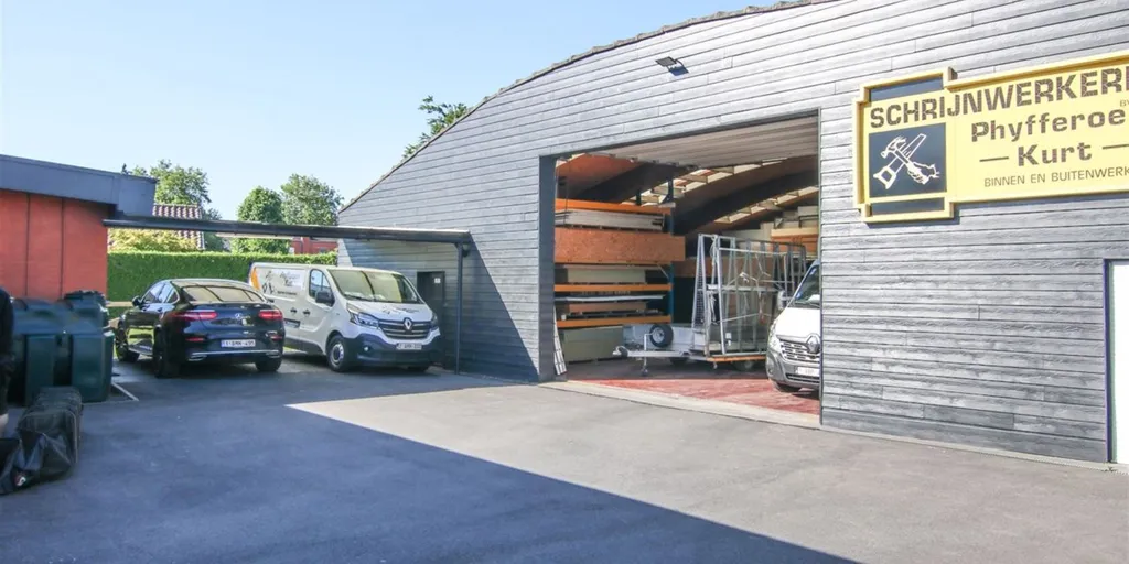 Garaaž - Ground Floor House with Warehouse in Gullegem