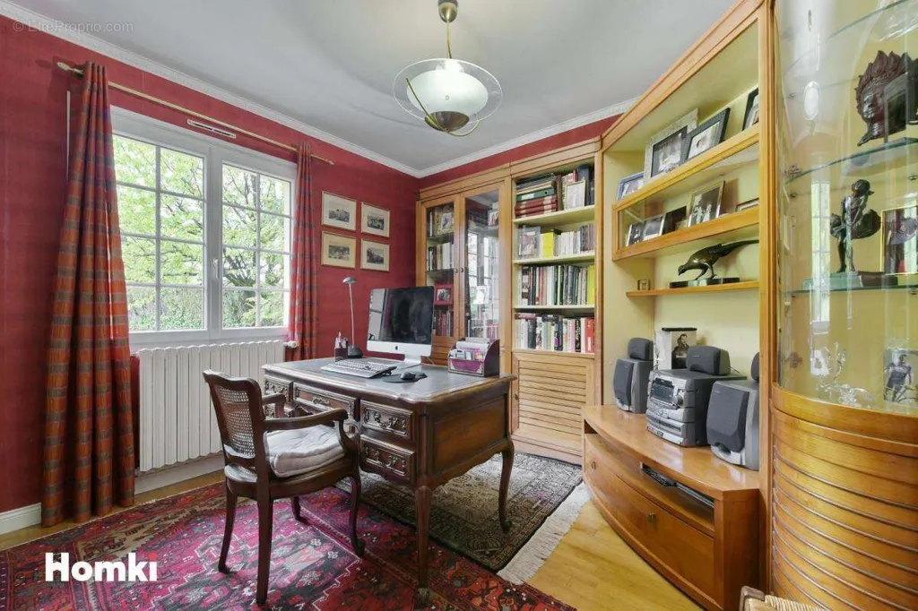 Kabinet - Villa with Garden in Mayenne Centre