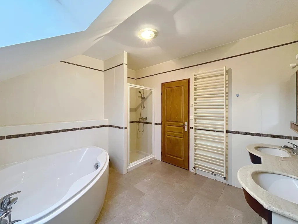 Salles de bain - Duplex avec Terrasse Panoramique à Laon