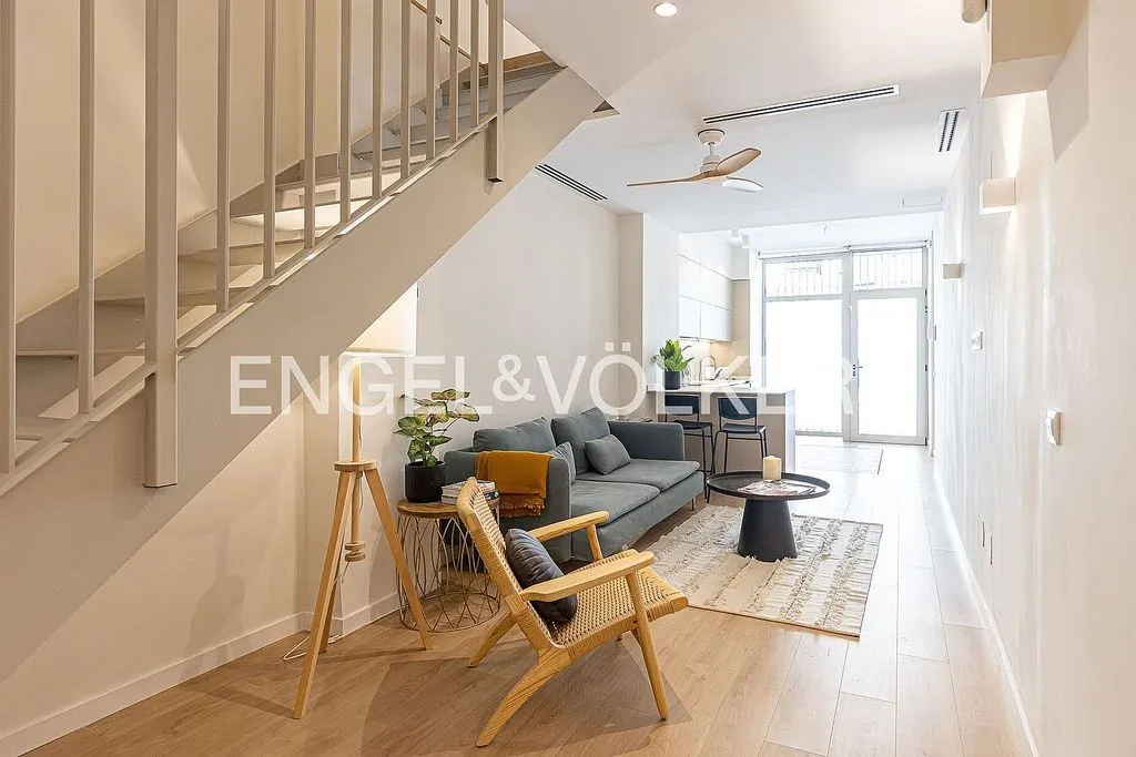 Pièces - Contemporary Duplex with Balcony in Ciudad Jardín