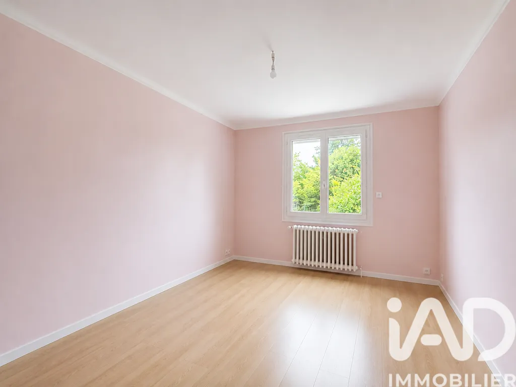 Toad - House with Large Garden in Ermont