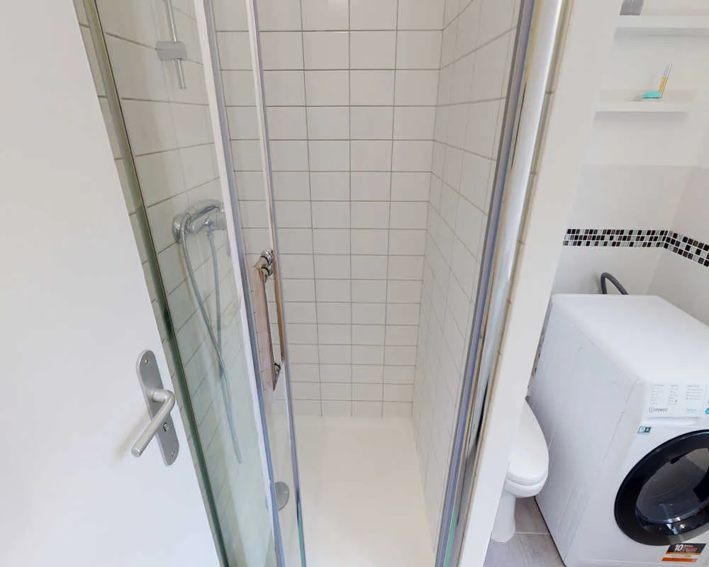 Salles de bain - Chambre Meublée en Colocation au Centre-Ville