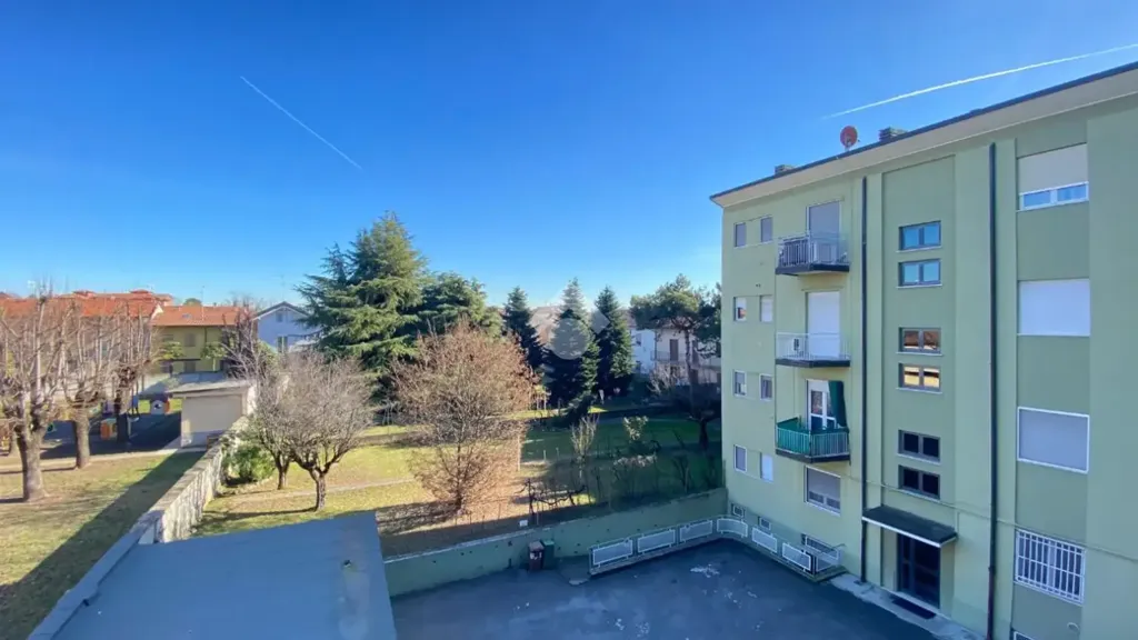 Balcone - Rustic Trilocale with Balcony in Cambiago