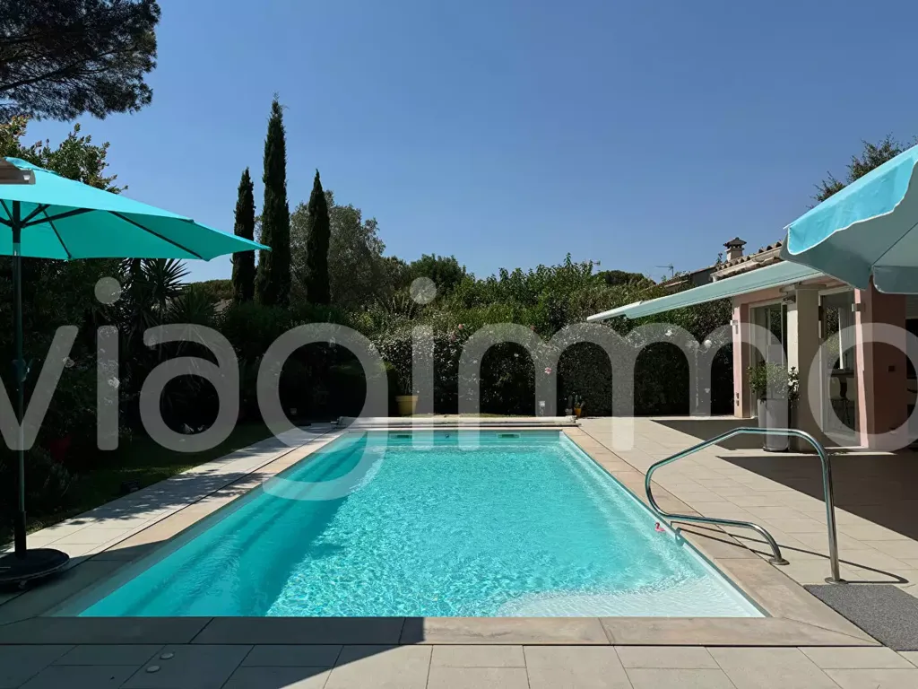 Bassein - Contemporary Villa with Pool in Cogolin