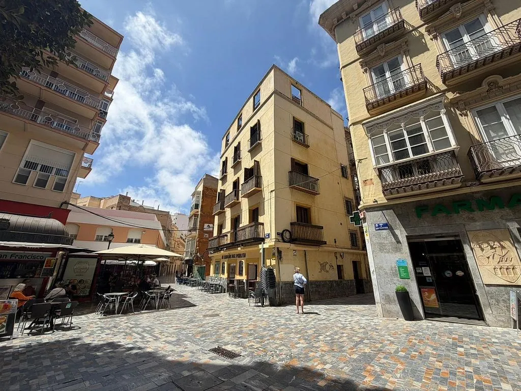 Modernised Flat with Balcony in Historic Centre