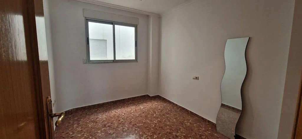Pièces - Furnished Flat with Balcony in Valencia