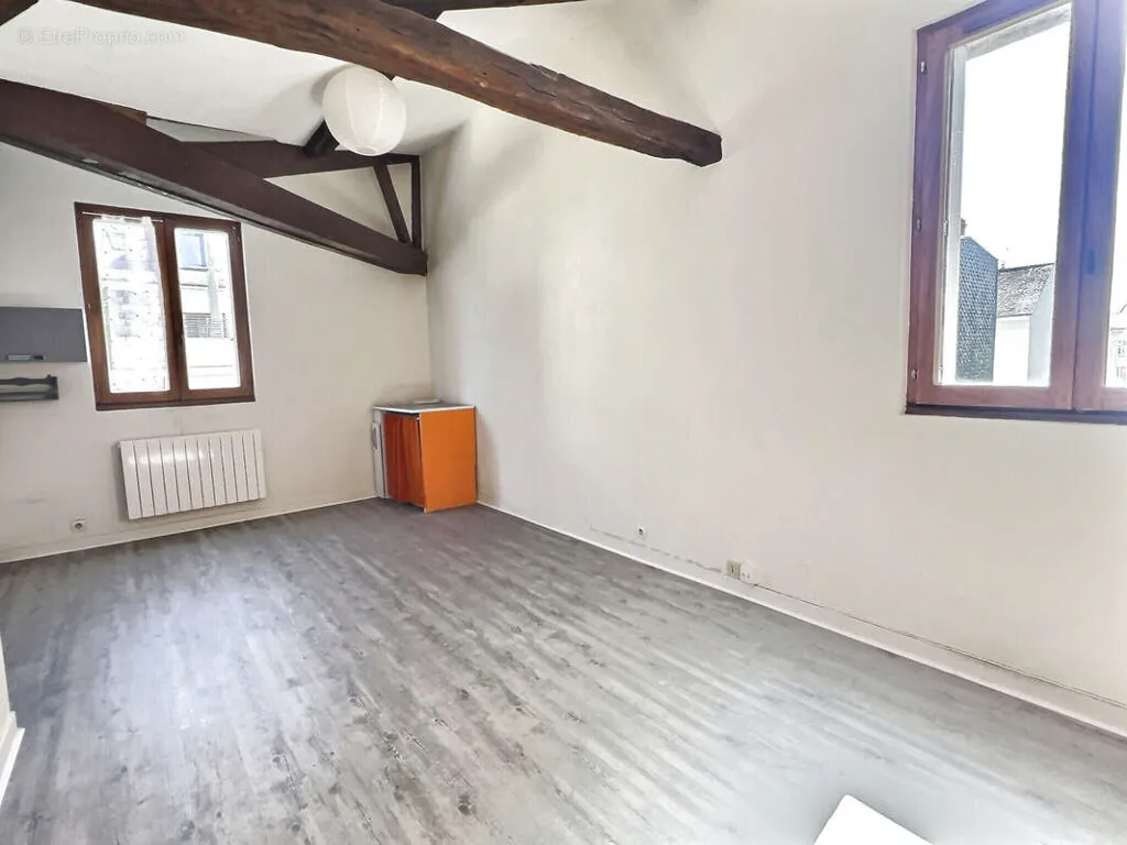 Pièces - Appartement Charmant avec Poutres dans le Centre d'Angers