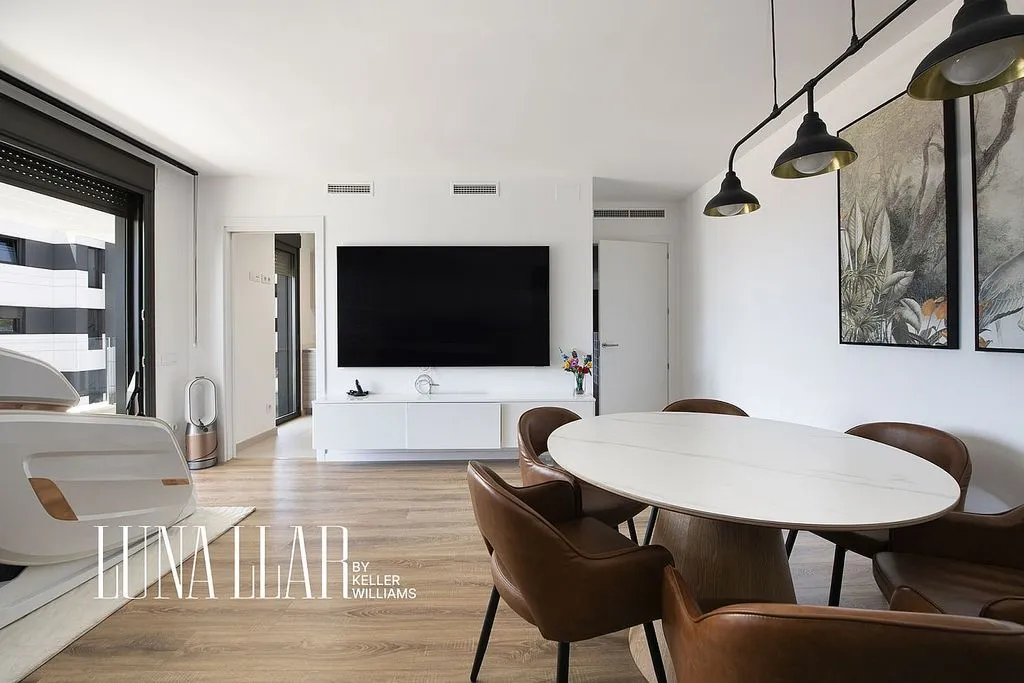 Sala da pranzo - Modern Flat with Pool in Cornellà de Llobregat