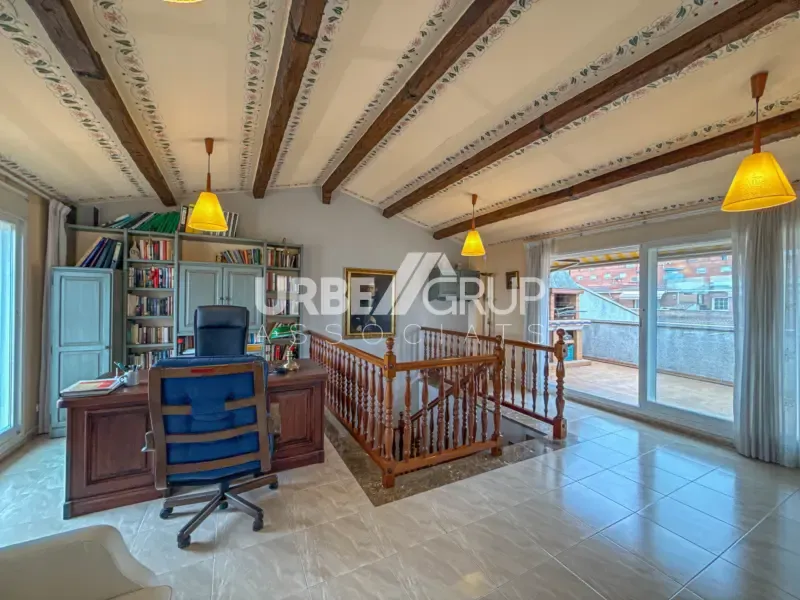 Kabinet - Detached Corner House with Multiple Terraces in Martorell