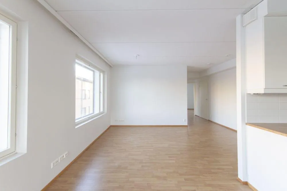 Pièces - Right-of-Occupancy Flat with Triple Aspect in Espoo