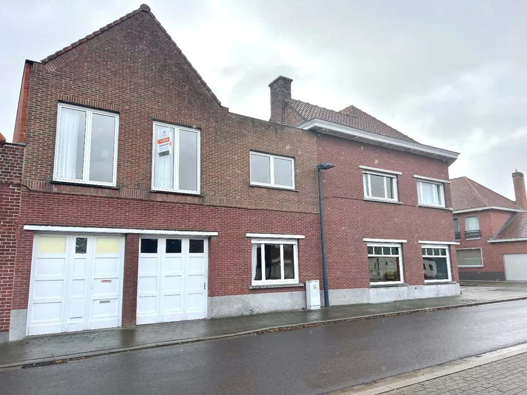 Extérieur - Maison à Rénover avec Parking Gratuit à Zwevegem