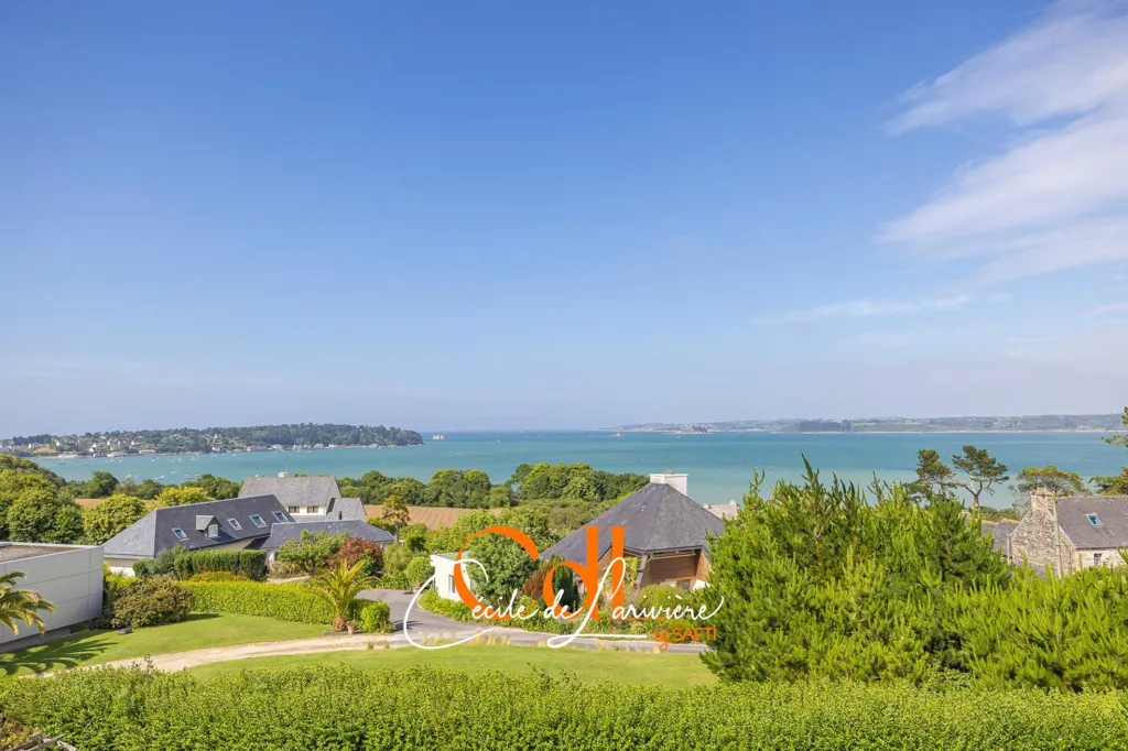 Garden - House with Sea View in Carantec