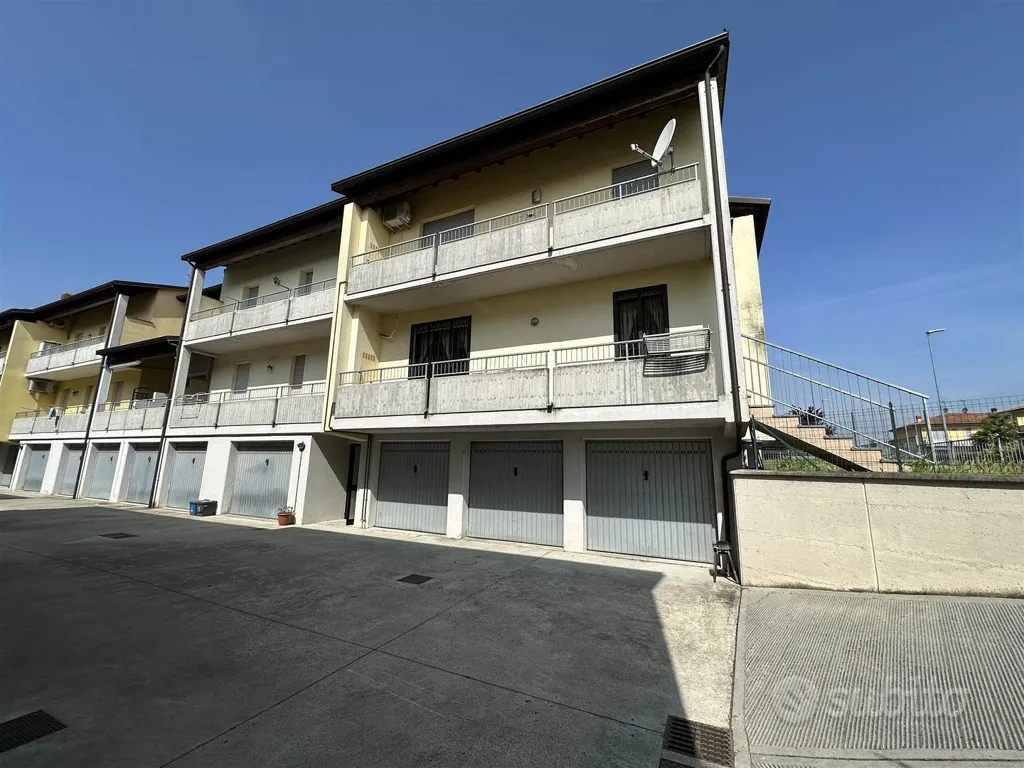Extérieur - Double Garage with Access in Fontana Fredda