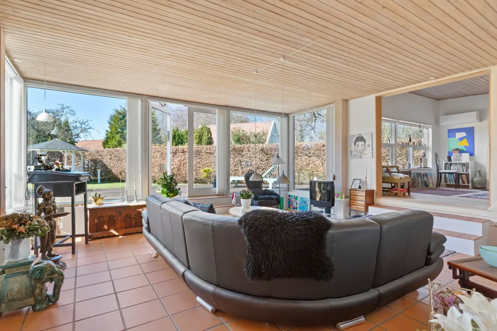 Séjour - Year-Round House with Sea View in Dronningmølle