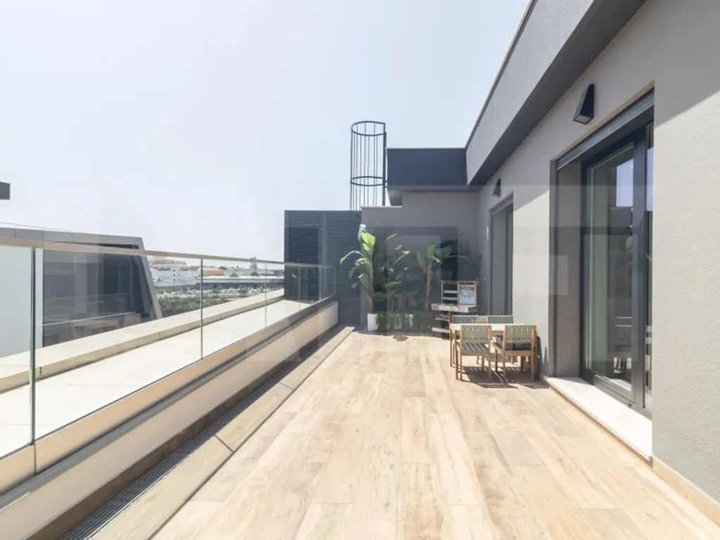 Terrass - Luxury Duplex with Private Parking in Montijo